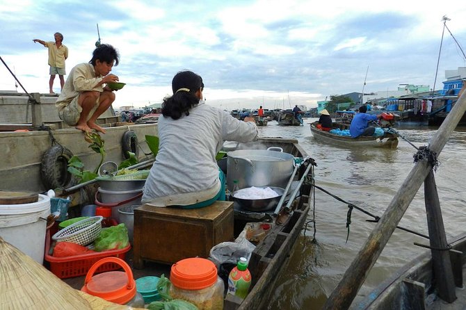 1-Day Cai Rang Floating Market-Vinh Long-Cai Be-Group of 10 Max - What the Guide Experience Looks Like