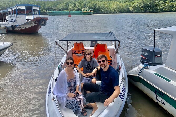 1-Day Can Gio Island-Mangrove Biosphere Reserve-Trekking - Crab catching plus the mangrove feel under your feet