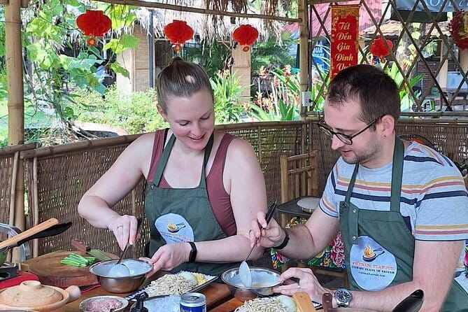 1 hour Egg Coffee Cooking Class with Snack and Local Instructor - What you actually learn to make (and why it feels doable)