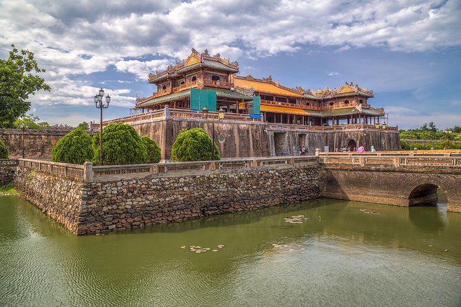 10-day Small-Group Vietnam Highlight Tour - Ho Chi Minh City plus Cu Chi and museums, then Ben Tre by boat (Days 1-3)