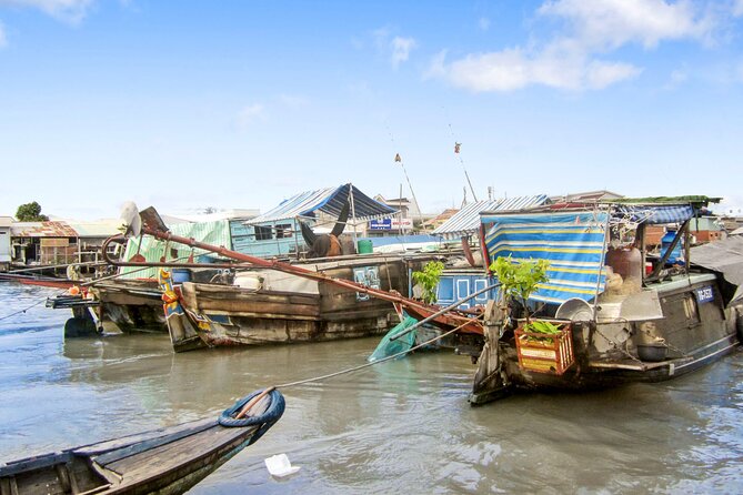 2-Day Mekong Delta Tour with Homestay - Coconut garden stop and sweet tasting: what to expect beyond photos