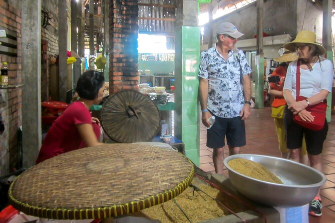 2-Day Mekong Delta Tour with Homestay - Lunch by the river and the slow pace that makes it work