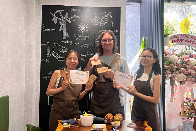 Bean to bar Chocolate Workshop in Ho Chi Minh City - Turning paste into a chocolate bar, plus the decorating you control