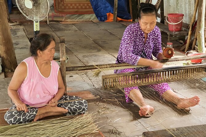 Ben Tre: Scooter, Culture, Sailboat and Mekong Food (Half Day) - Ben Tre lunch and hammock relaxation: the payoff after moving around
