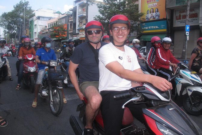 Big Eats & Small Seats - The 1:00 pm Start and Why Le Van Tam Park Works as Stop One