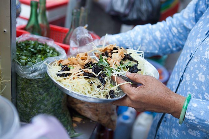 Big Eats & Small Seats - Lemongrass Clams and the Seafood-Friendly Stops