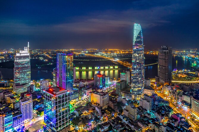 Bitexco Financial Tower: Saigon Skydeck General Admission Ticket - Bottled water and the no food or drink rule