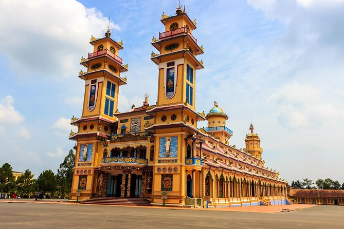 Black Virgin Mountain, Cao Dai Temple & Ben Duoc Cu Chi Tunnel - Dress code and comfort at the temple