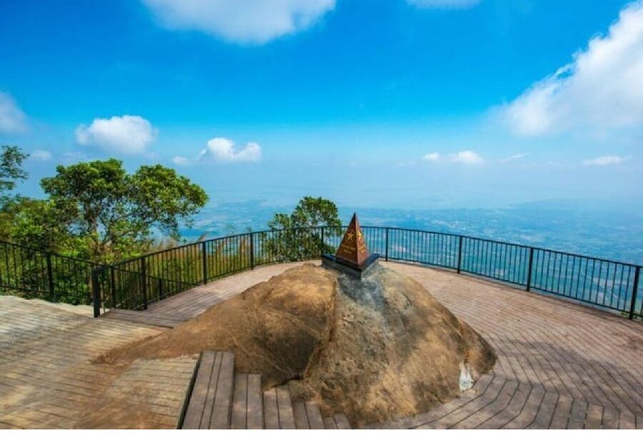 Black Virgin Moutain, Cu chi tunnels & Cao dai temple 1 day - Black Virgin Mountain and the cable car to Bà Đen