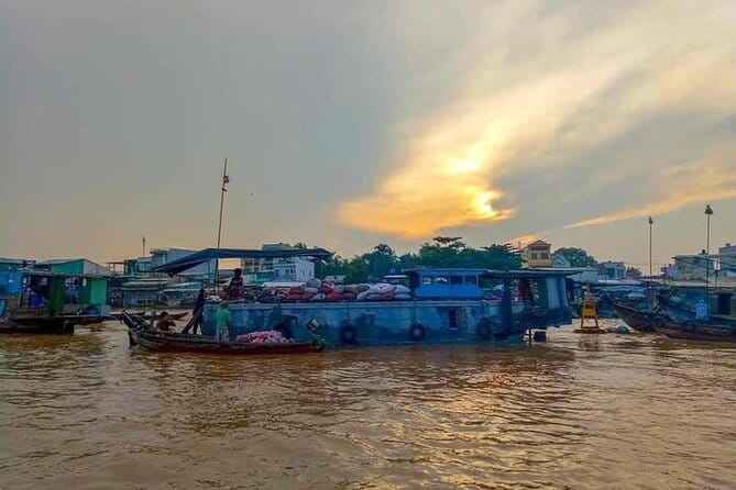 Cai Rang Floating Market Tour & Rural Cycling - The Cai Rang floating market boat ride: canals, river trading, and how to look