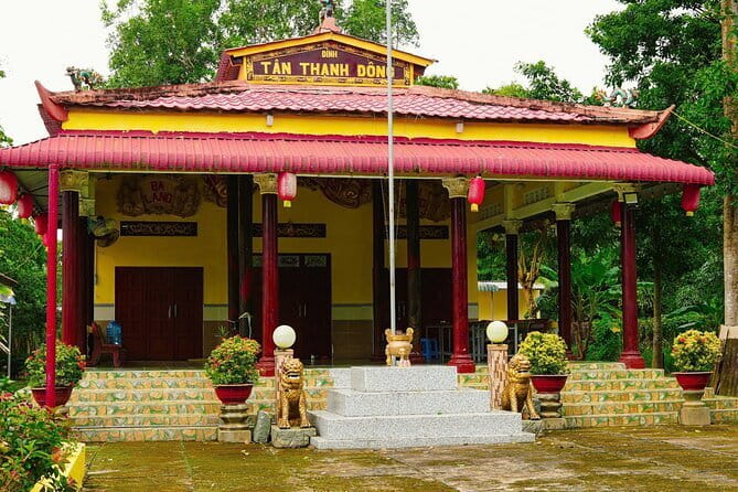 Can Tho Bike Tour in Mekong Delta - English-speaking guides: the difference between seeing and understanding