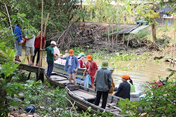 Can Tho day tour: fruit garden&floating fish farm in Son islet - Entering Son Islet (Con Son) Without the Full-Day Commitment