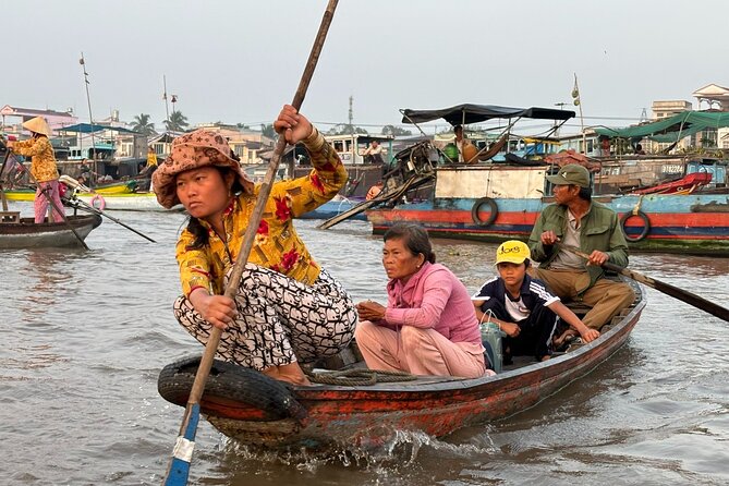 Can Tho: Floating Market, Canals, Nature Reserve & Forest - Stop Two: Cai Rang Floating Market at Sunrise (Around 6:00 AM)