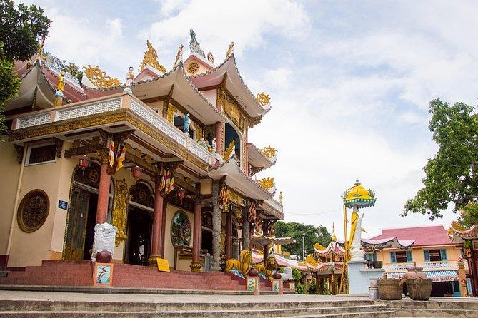 Cao Dai Temple And Black Lady Mountain Day Tour - Black Lady Mountain 986 meters up: cable car views that actually hit
