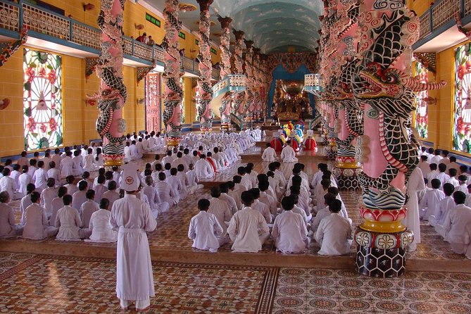 Chu Chi Tunnel With Cao Dai Temple Tour From Ho Chi Minh - Exploring inside: what you’ll do during the tunnel hour