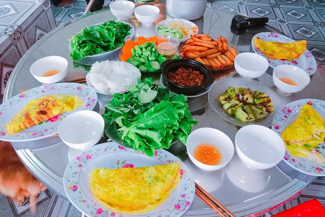 Classic Mekong Delta & Cai Rang Floating Market Enjoy 1 Day from Ho Chi Minh - Fruit Gardens, Small Canals, and the Ong Temple and Khmer Pagoda Stops
