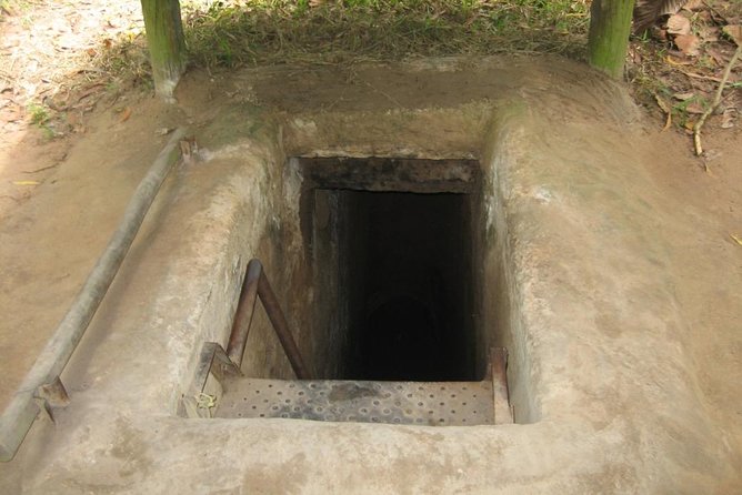 Cu Chi Tunnels and Cao Dai Temple private tour full day - Cu Chi Tunnels: 200 km of underground strategy you can feel