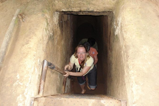 Cu Chi Tunnels and Cao Dai Temple private tour full day - Lunch at a local restaurant that keeps the day on track