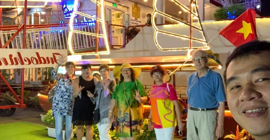 Deluxe Dining Cruise by DeluxeGroupTours - Saigon River Dinner Cruise: the feel of the evening at Nha Rong