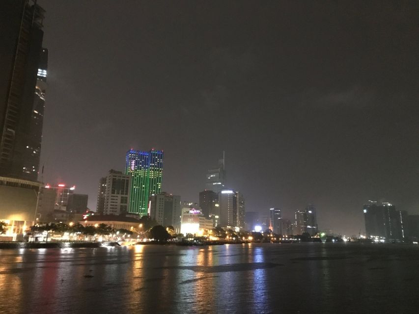 Deluxe Dining Cruise by DeluxeGroupTours - The 1.5-hour cruise: seeing Saigon’s best sights from the water