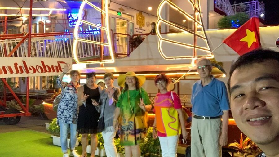 Deluxe Dining Cruise by DeluxeGroupTours - Getting to the boat: hotel pickup and the 210 Le Thanh Ton meeting point