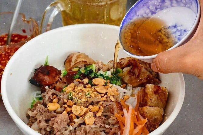 Discover Ho Chi Minh City’s Street Food & Hidden Life by Bicycle - How the ride is structured: landmarks first, then the local texture