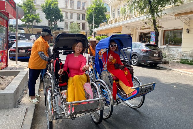 Discover Market By Cyclo Without Tour Guide By DGT - Ben Thanh Market in the Center: The Big Name, Quick Payoff