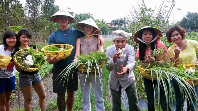 Explore Vietnamese Cuisine: Cooking Class from Ho Chi Minh City - Private pickup, air-conditioned comfort, and small group limits that actually matter