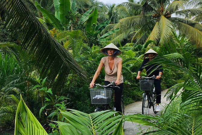 Exploring Ho Chi Minh City and Cu Chi Tunnels - Smooth pacing from tunnel to lunch to craft