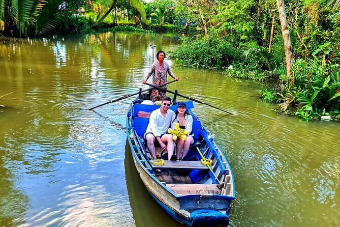 Floating Market & Hidden Canals – Small Group Morning Boat Tour - Logistics That Make the Morning Smoother