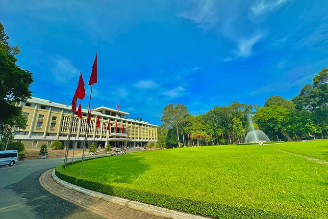 [Free E-sim] Half Day Guided Tour in Ho Chi Minh City - Independence Palace in one hour: the living and working wartime space