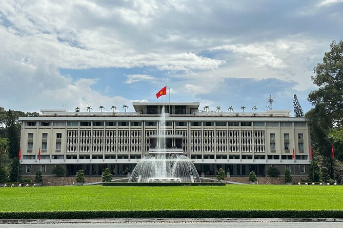 [Free E-sim] Half Day Guided Tour in Ho Chi Minh City - War Remnants Museum: why 50 minutes can actually work