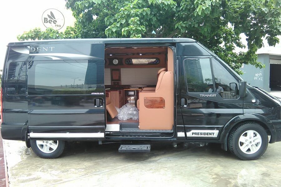 From Ho Chi Minh City: Mekong Delta VIP Tour by Limousine - Vinh Trang Pagoda: the first “wow” stop