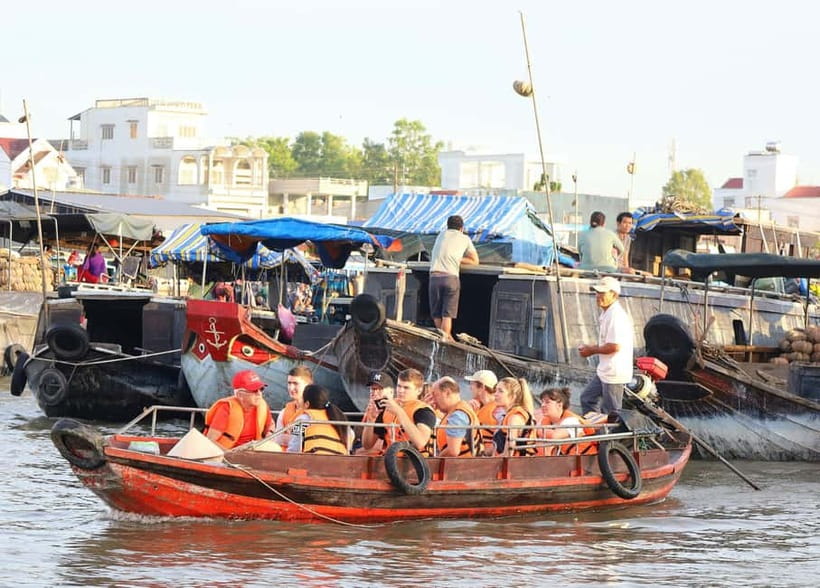 From Ho Chi Minh: Mekong &Cai Rang Floating Market 1 day - Breakfast and rice-field views on the road out of Saigon