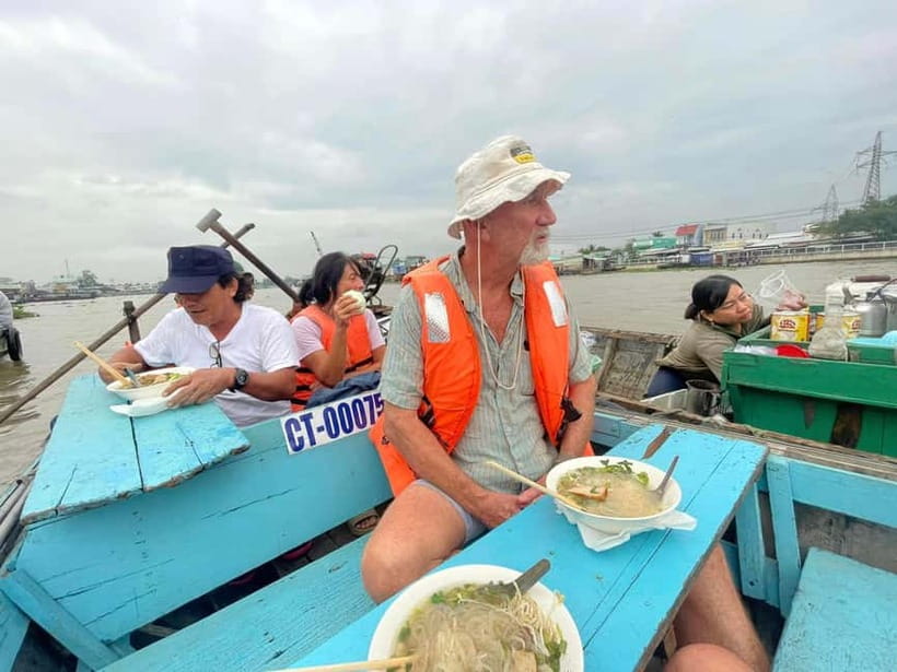 From Ho Chi Minh: Mekong Delta 3-day w Tra Su Forest - Day 2: Sam Mountain temples, Vĩnh Tế canal views, and Trà Sư by motorboat then rowing