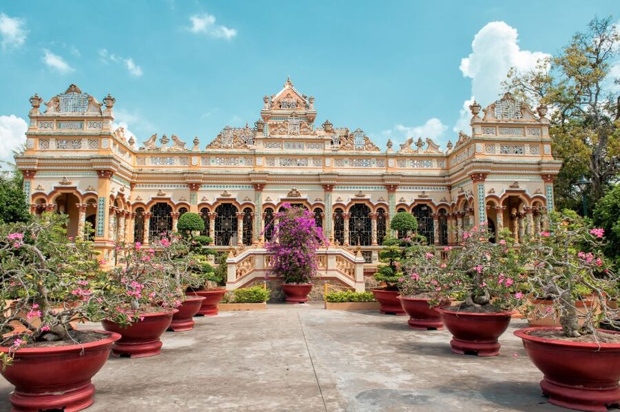 From Ho Chi Minh: Mekong Delta Private Day Tour - Vinh Trang Pagoda in My Tho Town, what to notice beyond the postcard