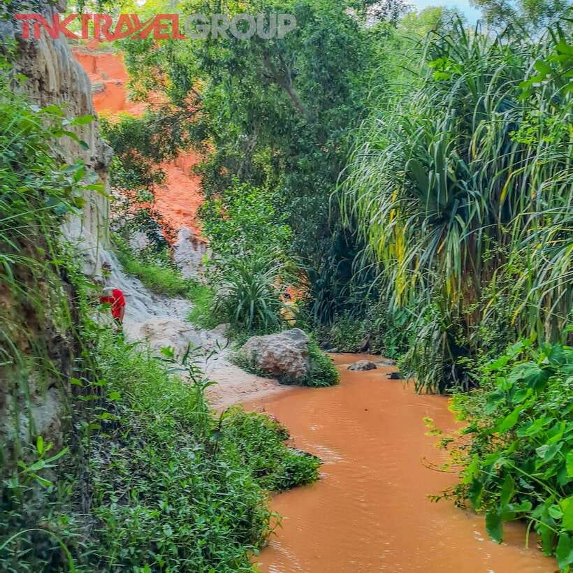From Ho Chi Minh: Mui Ne Sand Dunes and Beach Day Tour - What you’re really paying for at $50 per person