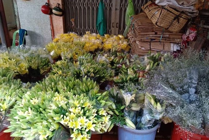 Good Morning Saigon Tour by Motorbike and Scooter - Ho Thi Ky Flower Market, and Why 10 Minutes Still Works