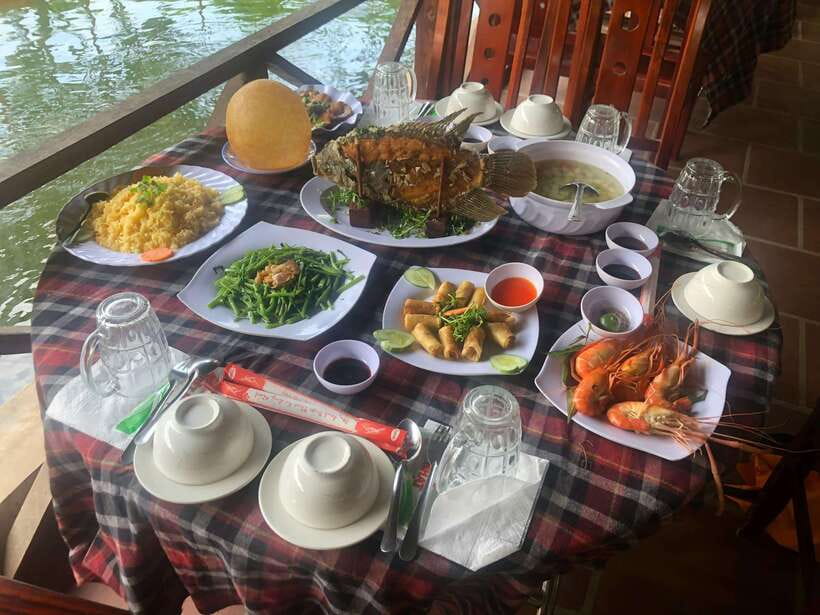 HCM: Mekong Delta Islands Boat & Tuk-Tuk Tour with Tastings - Ben Tre Province and the long island block: bikes, walking, and crafts