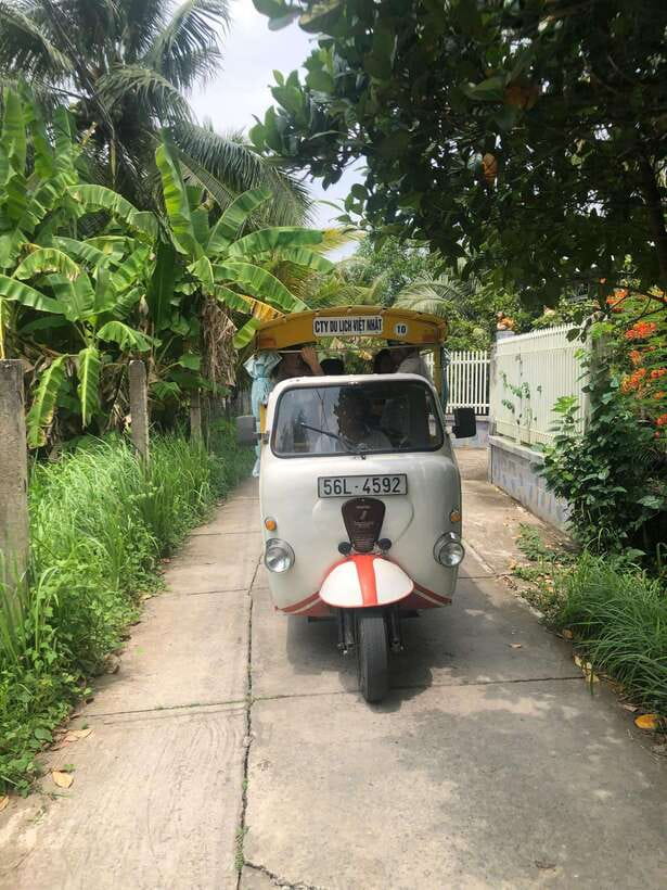 HCM: Mekong Delta Islands Boat & Tuk-Tuk Tour with Tastings - Lunch and tropical fruit, plus traditional south Vietnamese music