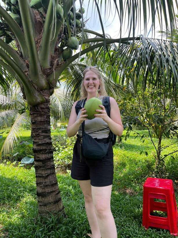 Ho Chi Minh: 1-Day Mekong Delta Tour-Floating Market & Islet - Son islet (Cồn Sơn) with a fish farm and koi foot massage