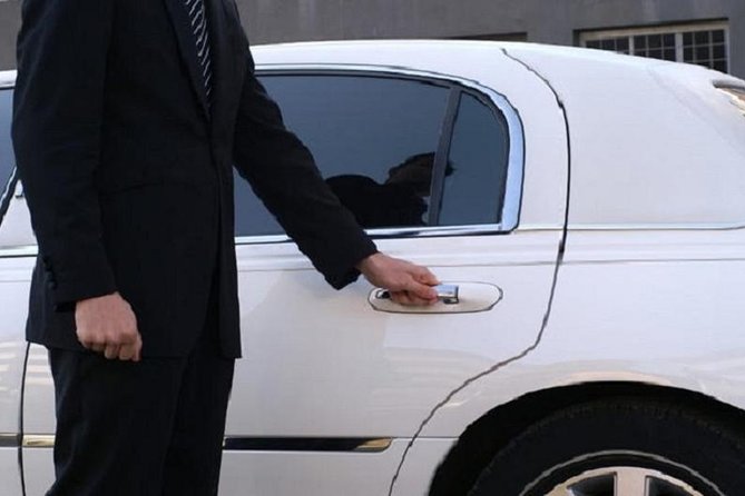 Ho Chi Minh Airport Arrival Or Departure By Private Car Transfers - Tan Son Nhat pickup: find your driver in under five minutes