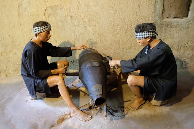 Ho Chi Minh: Best Seller of Cu Chi Tunnel & Mekong Delta Cruise - Entering the Cu Chi Tunnels, Documentary to Underground Quarters