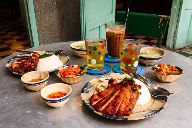 Ho Chi Minh Best Walking Tour: Food, Coffee & History - Meeting point at Saigon Opera House and what to expect day-of