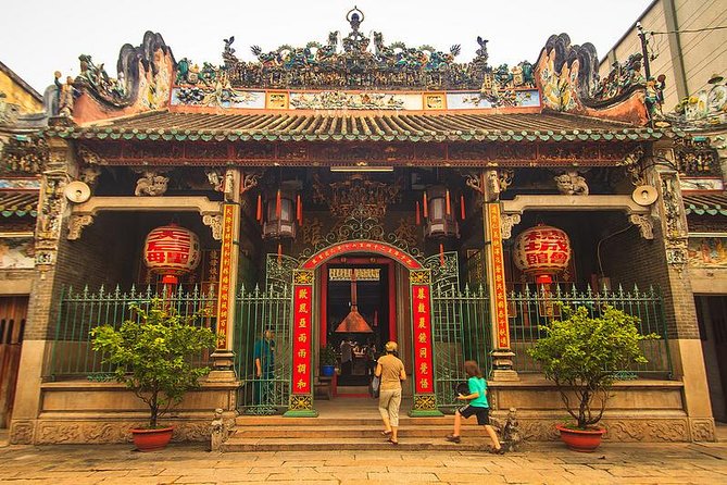 Ho Chi Minh City Cu Chi Tunnels Full Day Tour with Local Lunch - Reunification Palace and War Remnants Museum: where the day turns serious