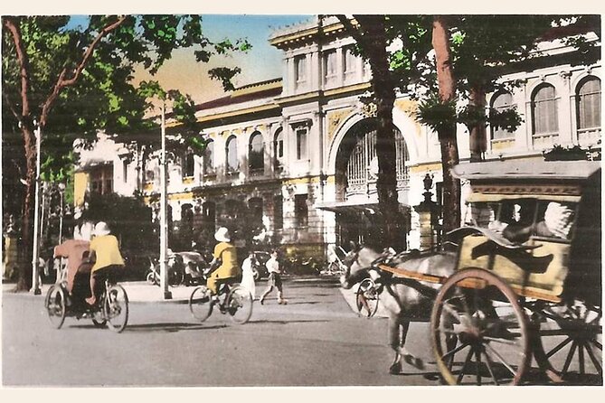 Ho Chi Minh City: Highlights & Hidden Gems - Free Walking Tour - People’s Committee Building and the Ho Chi Minh Statue on Nguyễn Huệ