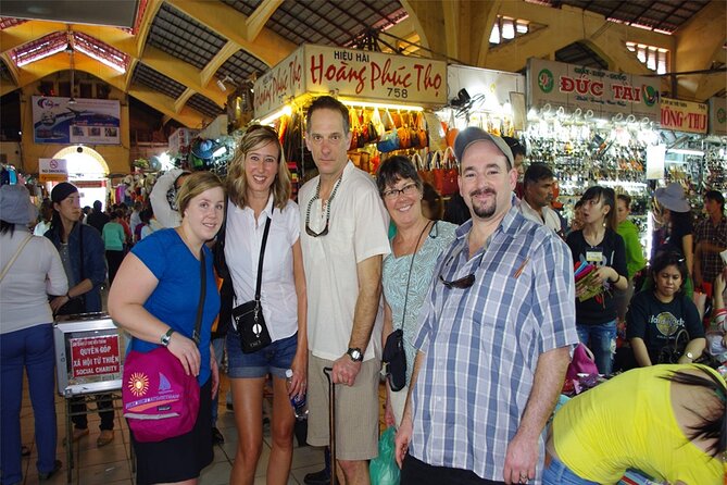 Ho Chi Minh City: Highlights & Hidden Gems - Free Walking Tour - Notre Dame Cathedral: what you can see in 10 minutes