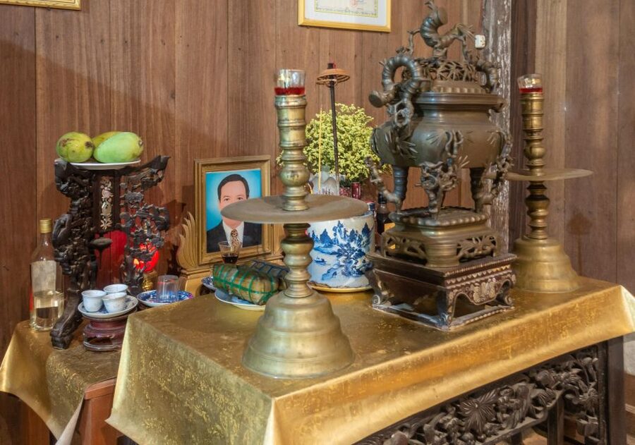 Ho Chi Minh City: Mekong River Delta Day Trip with Boat Trip - A stop for Mr. Kiet’s ancient house