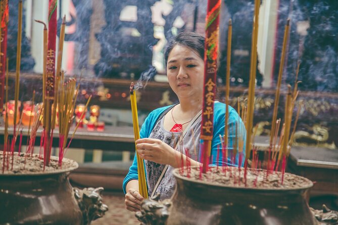Ho Chi Minh City Motorbike Tour with Student | Saigon Adventure - Chinatown, Flower Market Color, and the Cambodian Market Snack