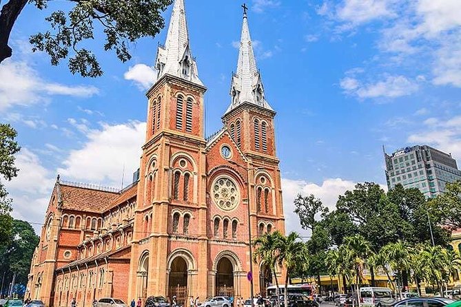 Ho Chi Minh City Private Tour Full Day - Lunch is included, and that keeps the day on schedule